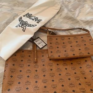 MCM ANYA MEDIUM TOP-ZIP BAG